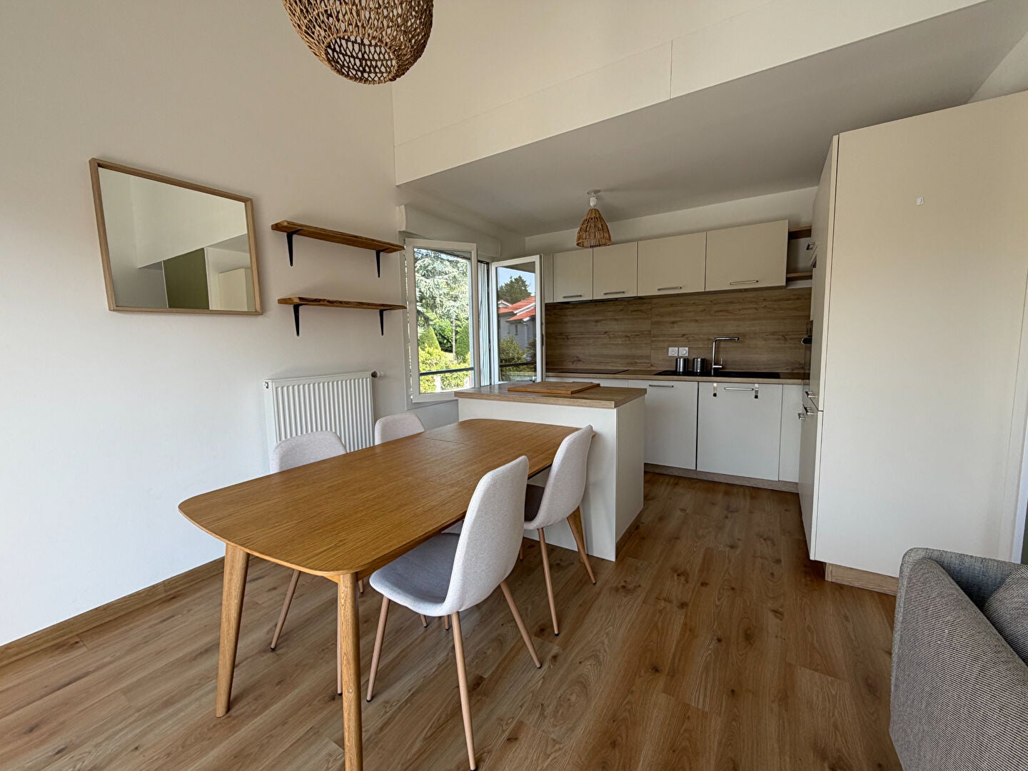 Flat Rue Hélène in Neuville-sur-Saône