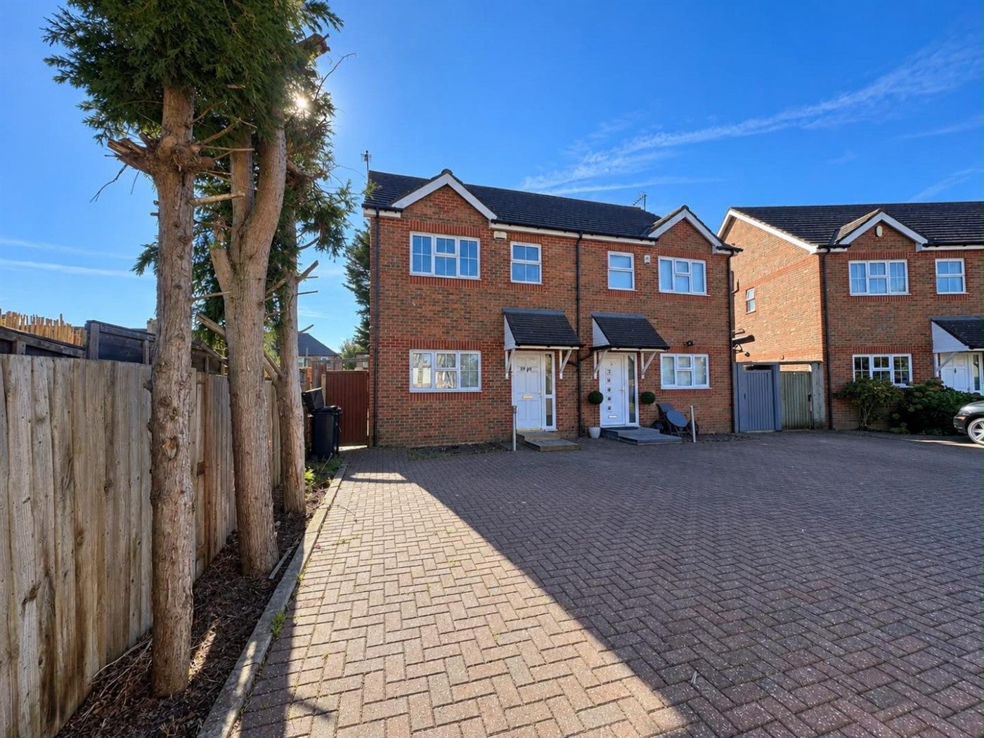 House Southfield Road in Greater London