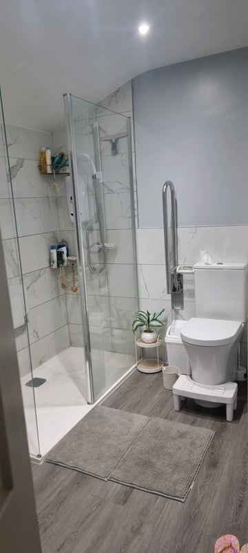 Room Little Ilford Lane in Greater London