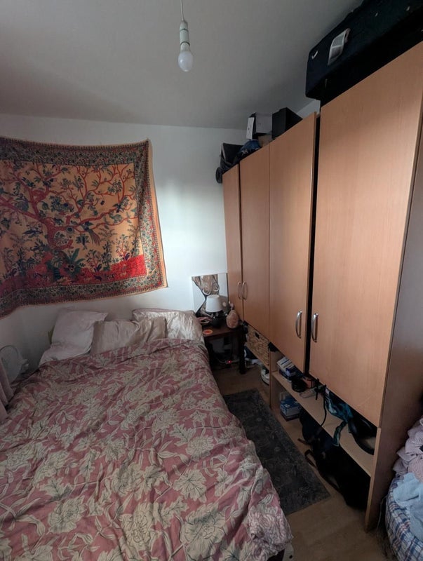 Room Shadwell Gardens in Greater London
