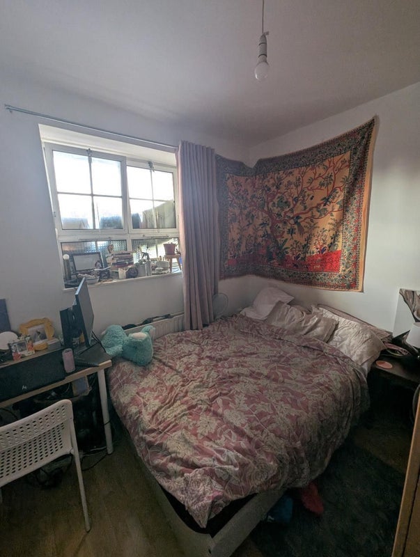 Room Shadwell Gardens in Greater London