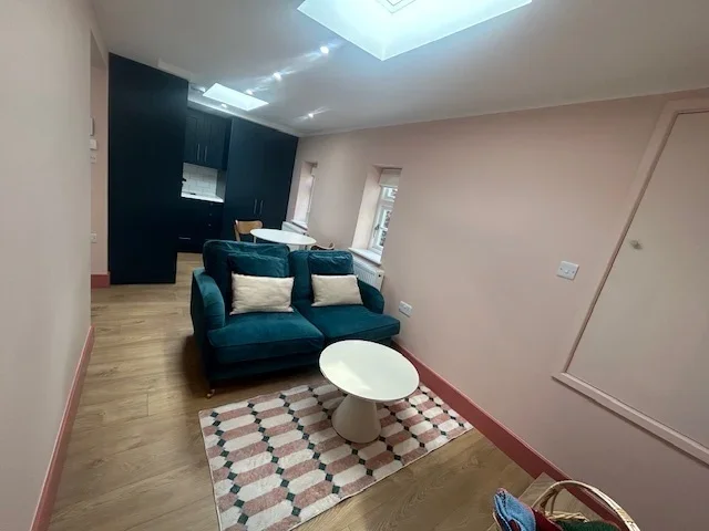 Flat Saville Road in Greater London