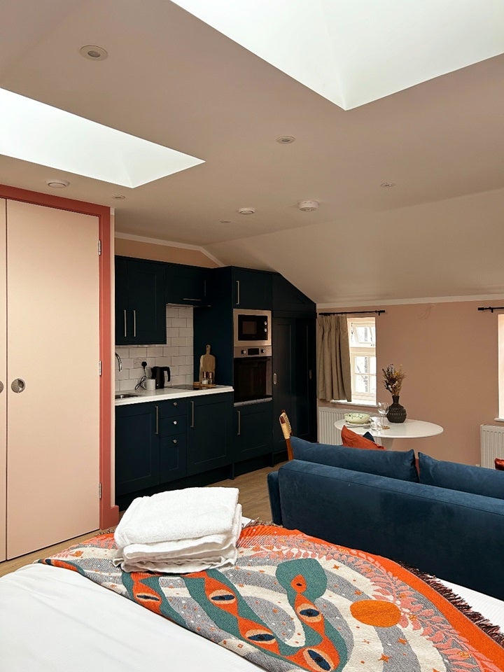 Flat Saville Road in Greater London