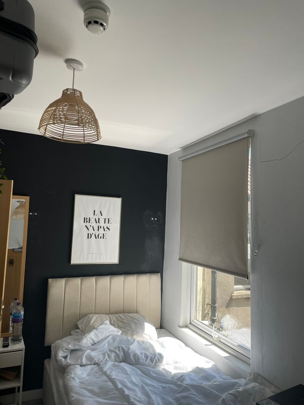 Room Fishponds Road in Bristol