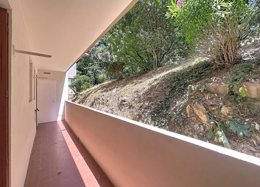 Flat Avenue des Collines de Tamaris in La Seyne-sur-Mer