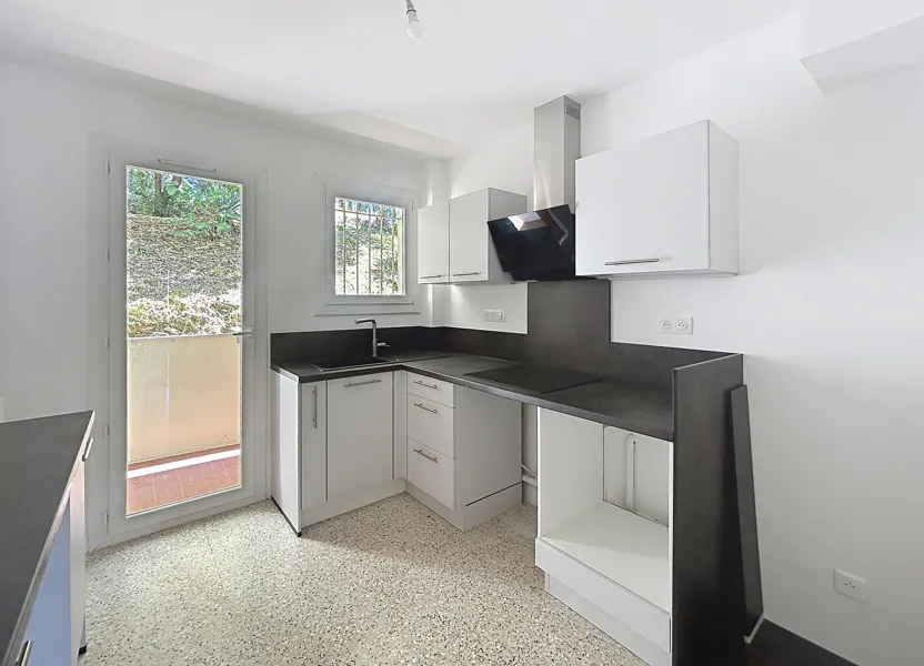 Flat Avenue des Collines de Tamaris in La Seyne-sur-Mer