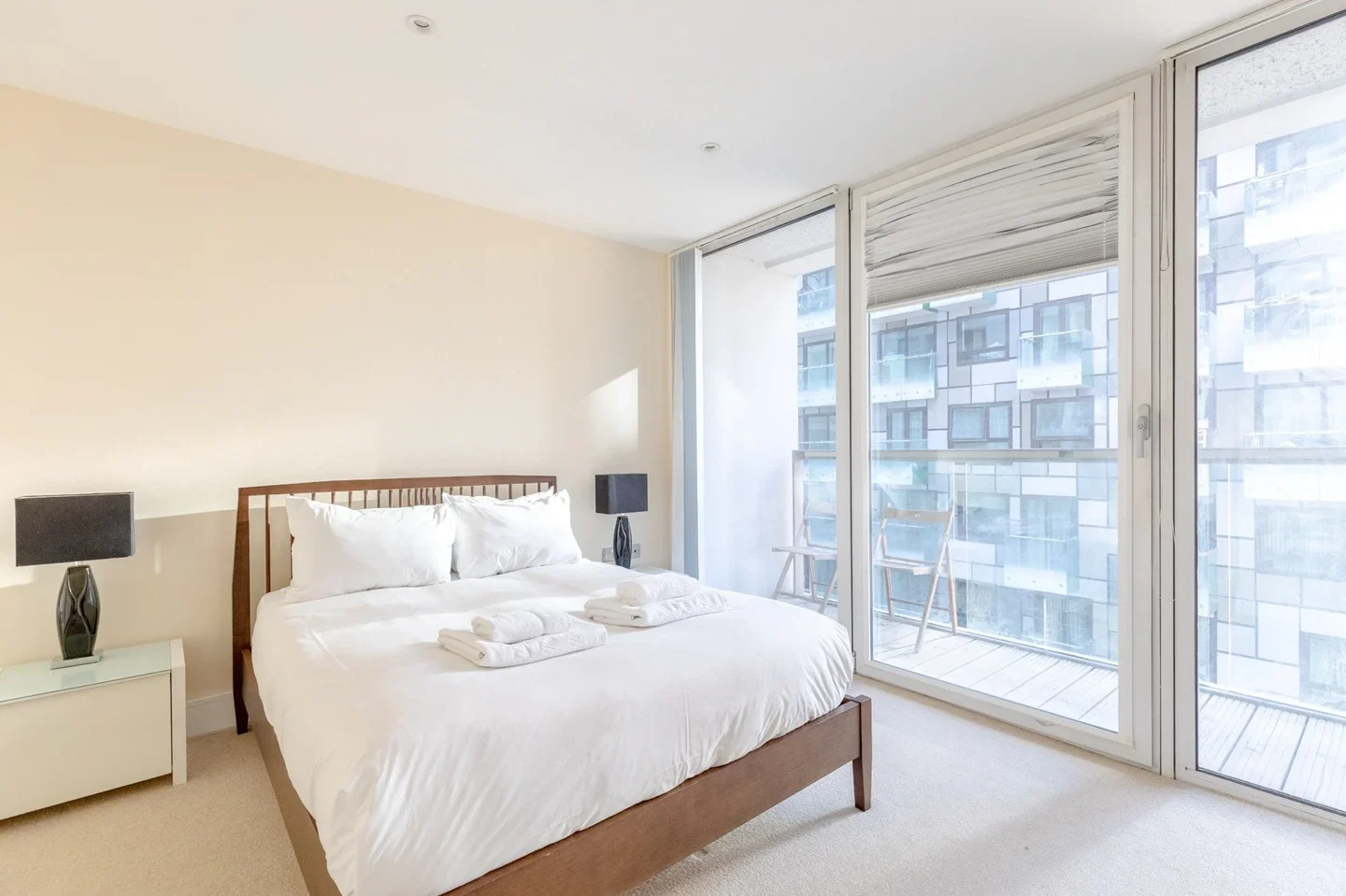 Flat Larson Walk in Greater London