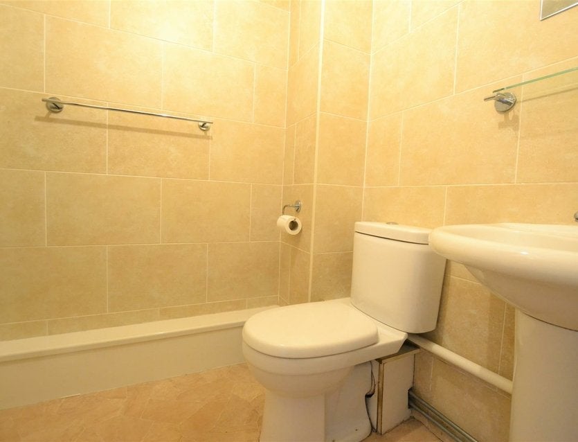 Flat Lowdell Close in Greater London