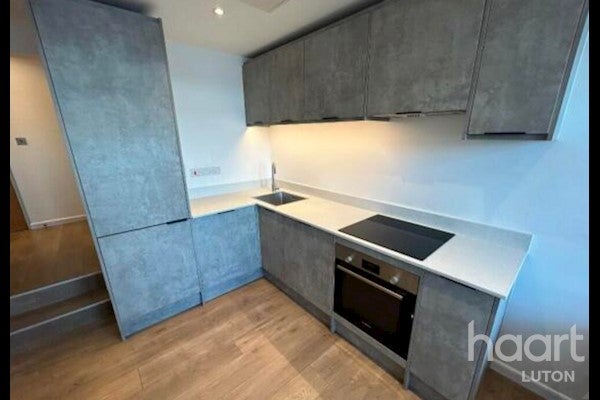 Flat Sheepen Place in Colchester