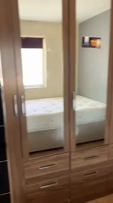 Room Pynham Close in Greater London
