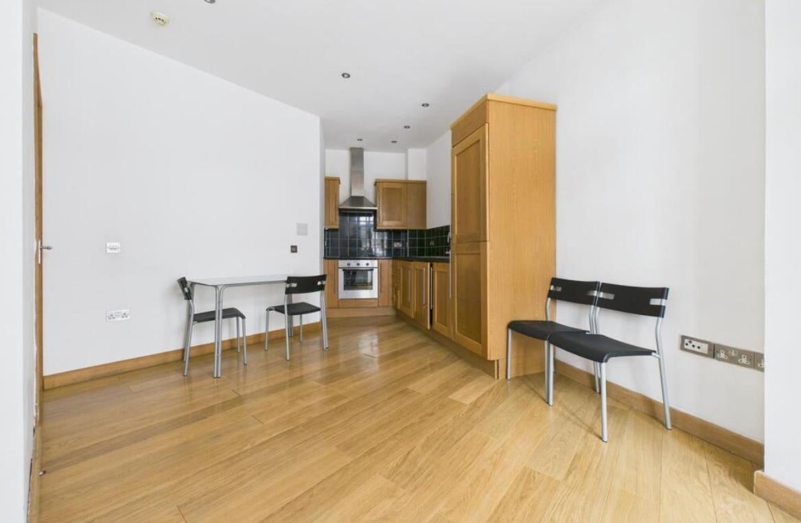 Flat Saint Stephens Avenue in Bristol