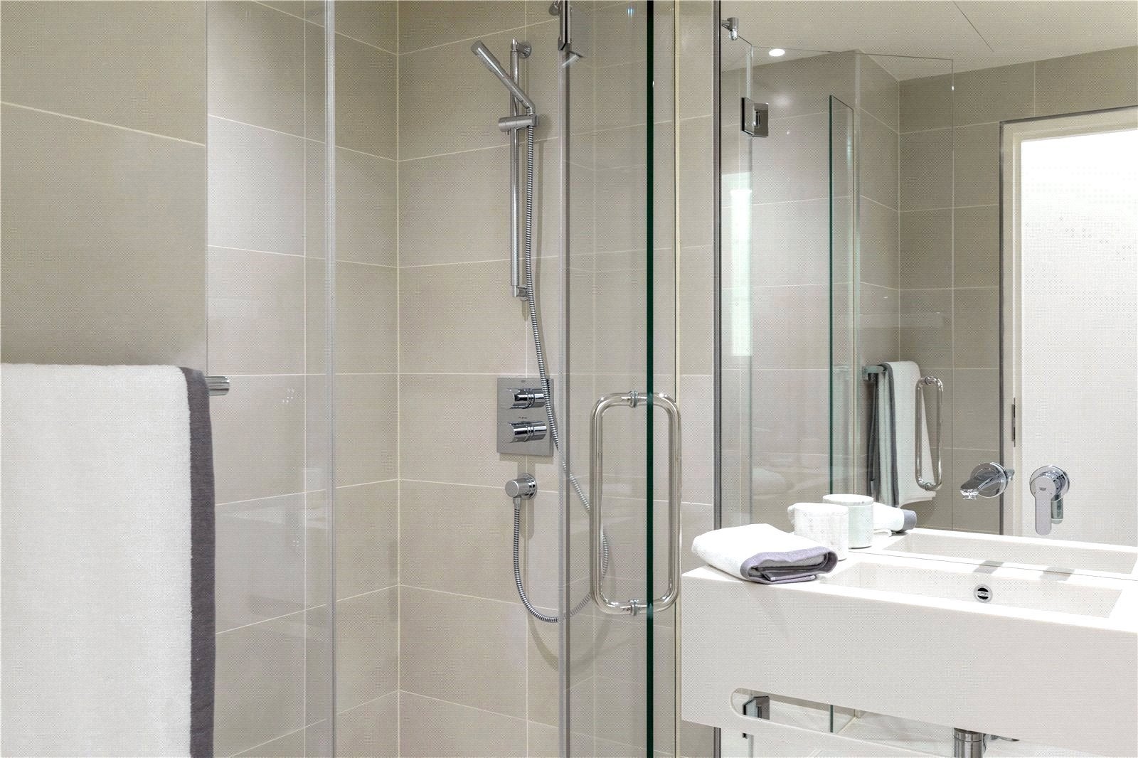 Flat Finchley Road in Greater London