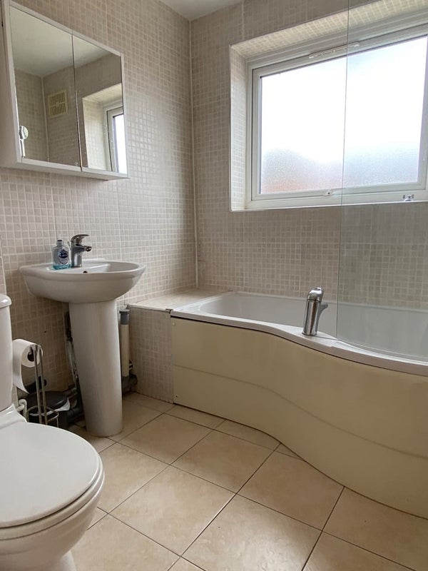 Flat Connaught Avenue in London