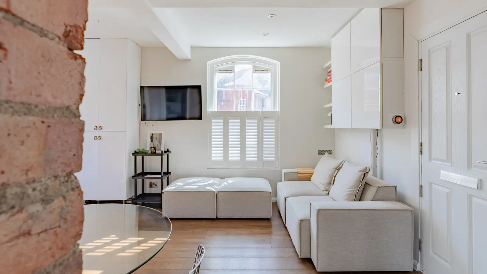 Flat Navarre Street in Greater London
