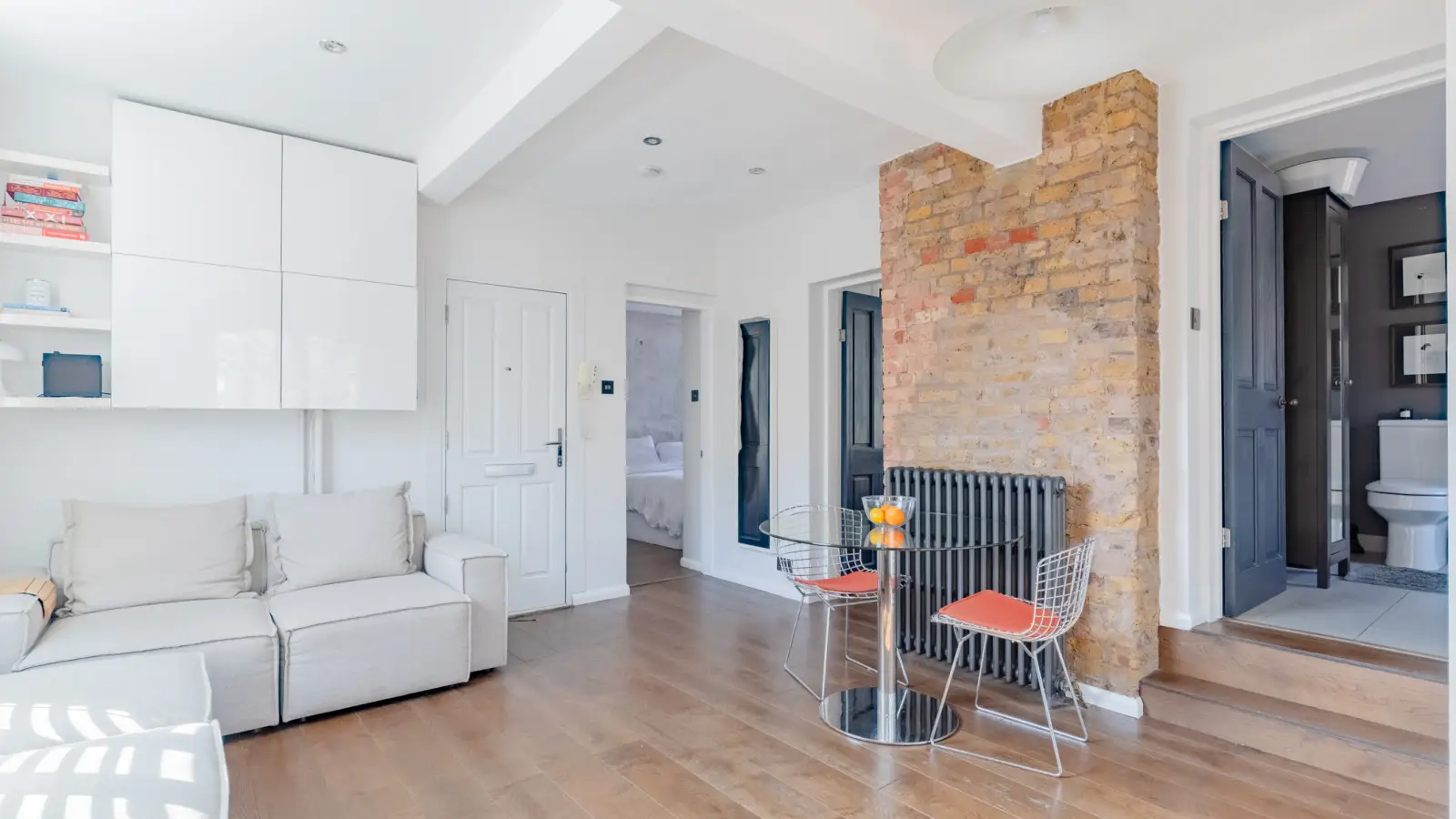 Flat Navarre Street in Greater London