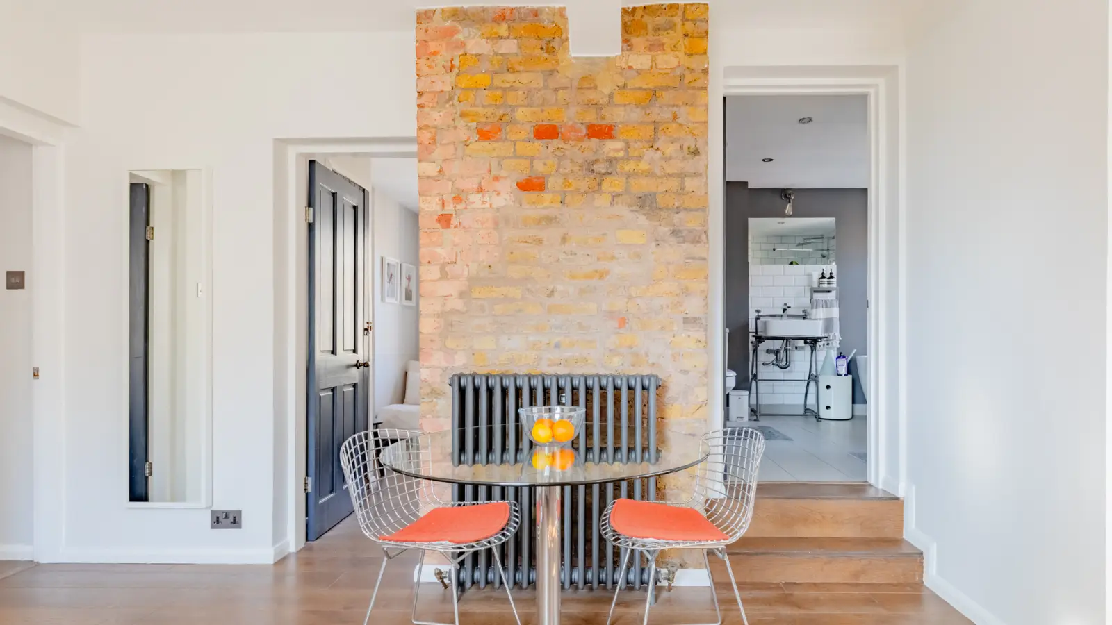 Flat Navarre Street in Greater London