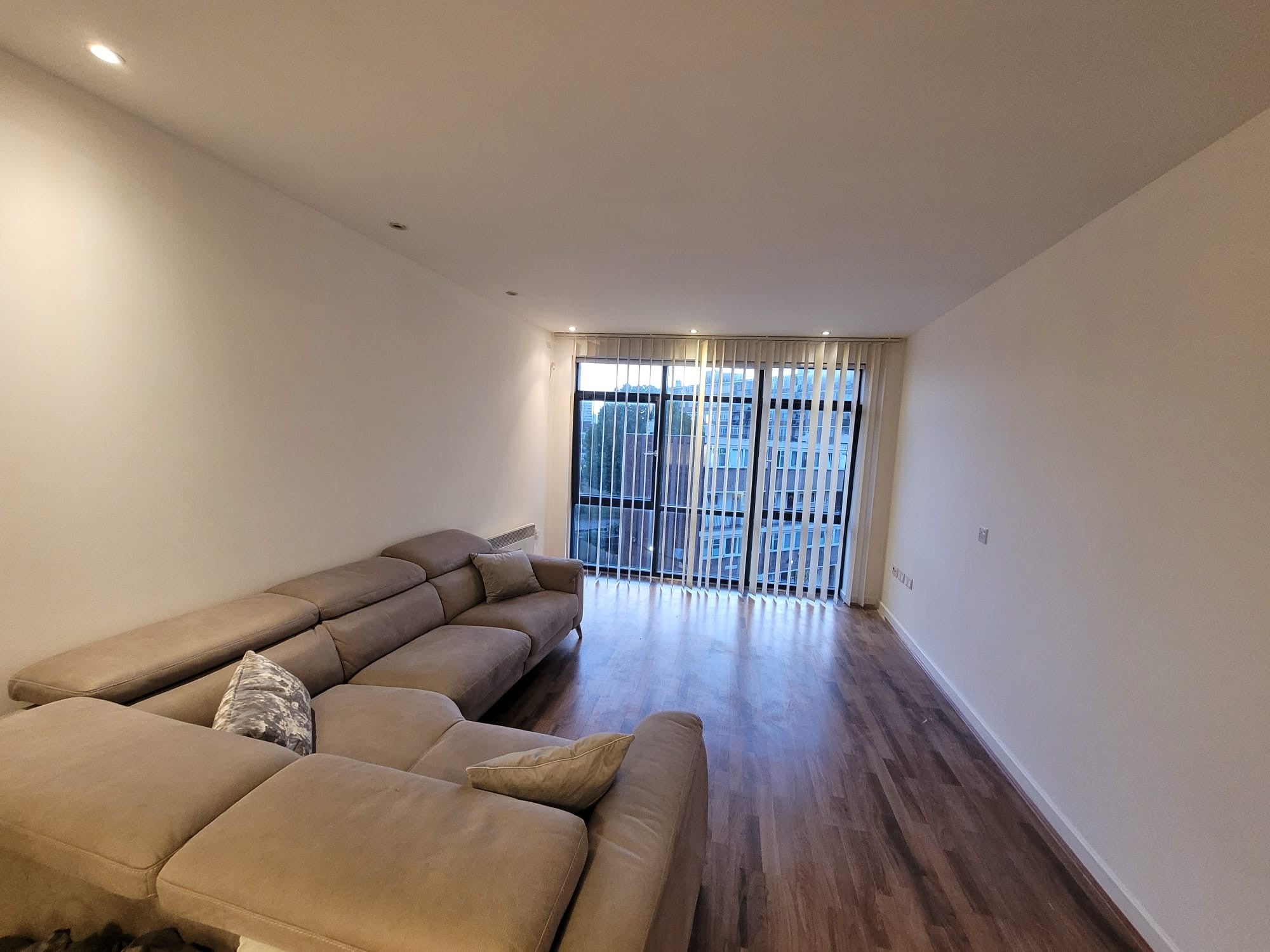 Flat Copenhagen Place in Greater London