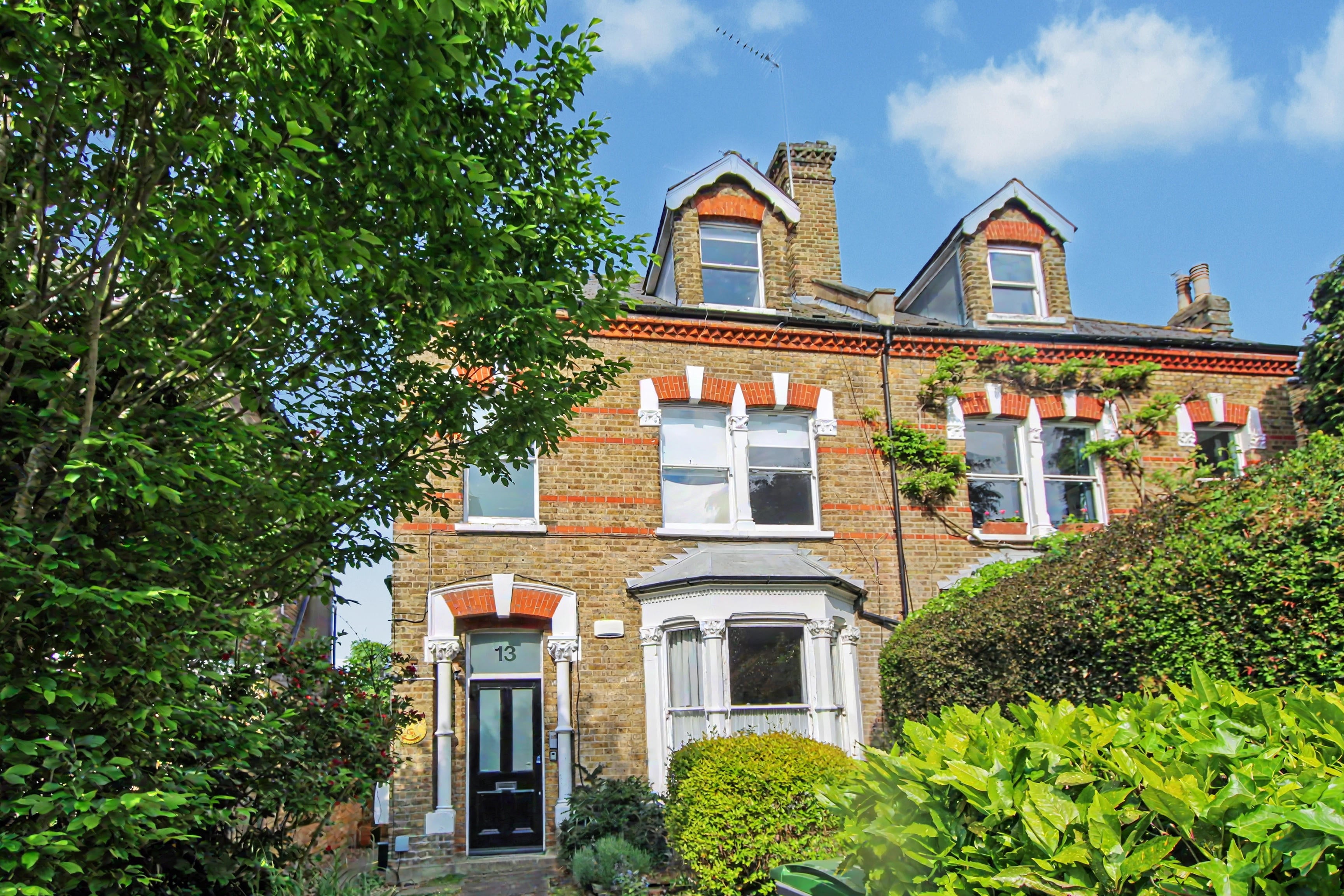 Flat Western Road in Greater London
