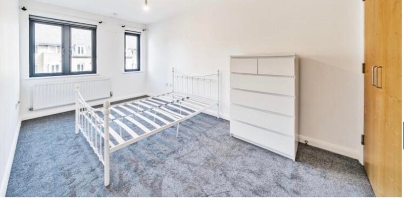 Flat Ascalon Street in Greater London