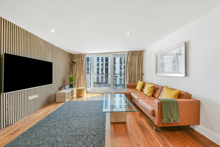 Flat Winchester Mews in Greater London