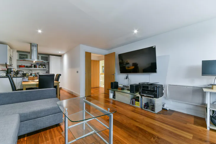 Flat Winchester Mews in Greater London