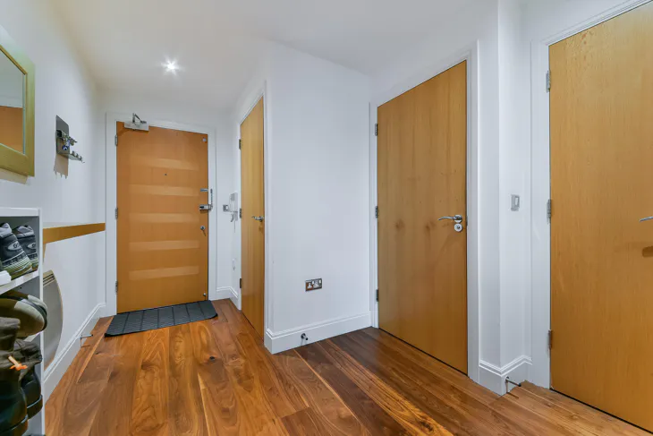 Flat Winchester Mews in Greater London