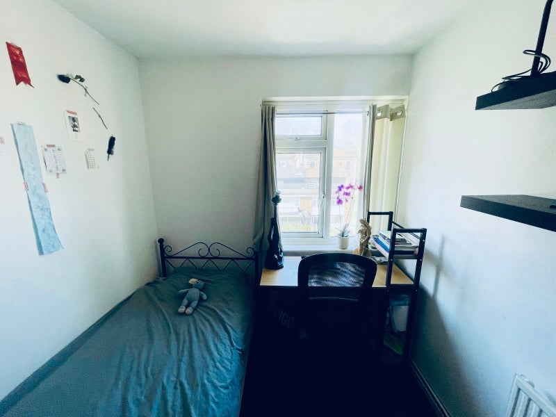 Room Ramsey Street in Greater London