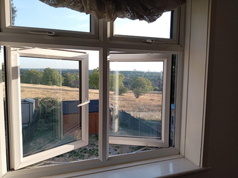 Room Moorside Road in Greater London