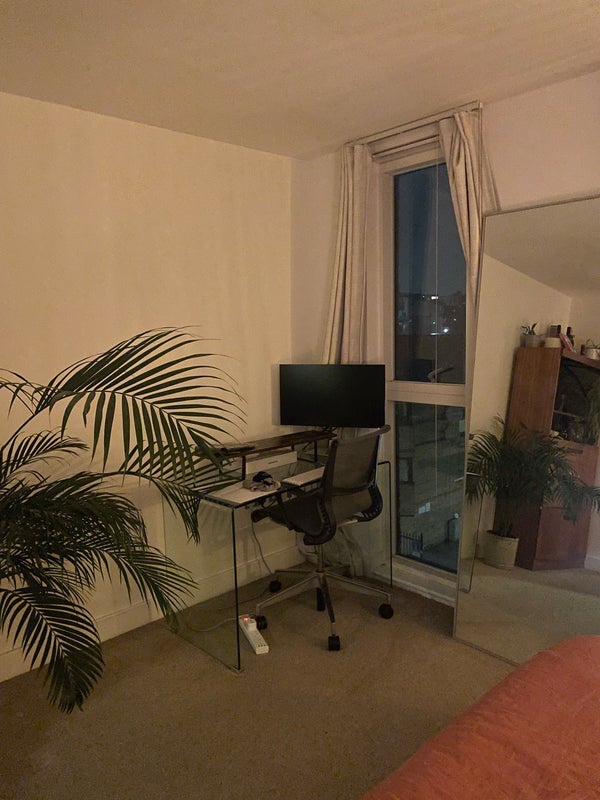 Room Laburnum Street in Greater London