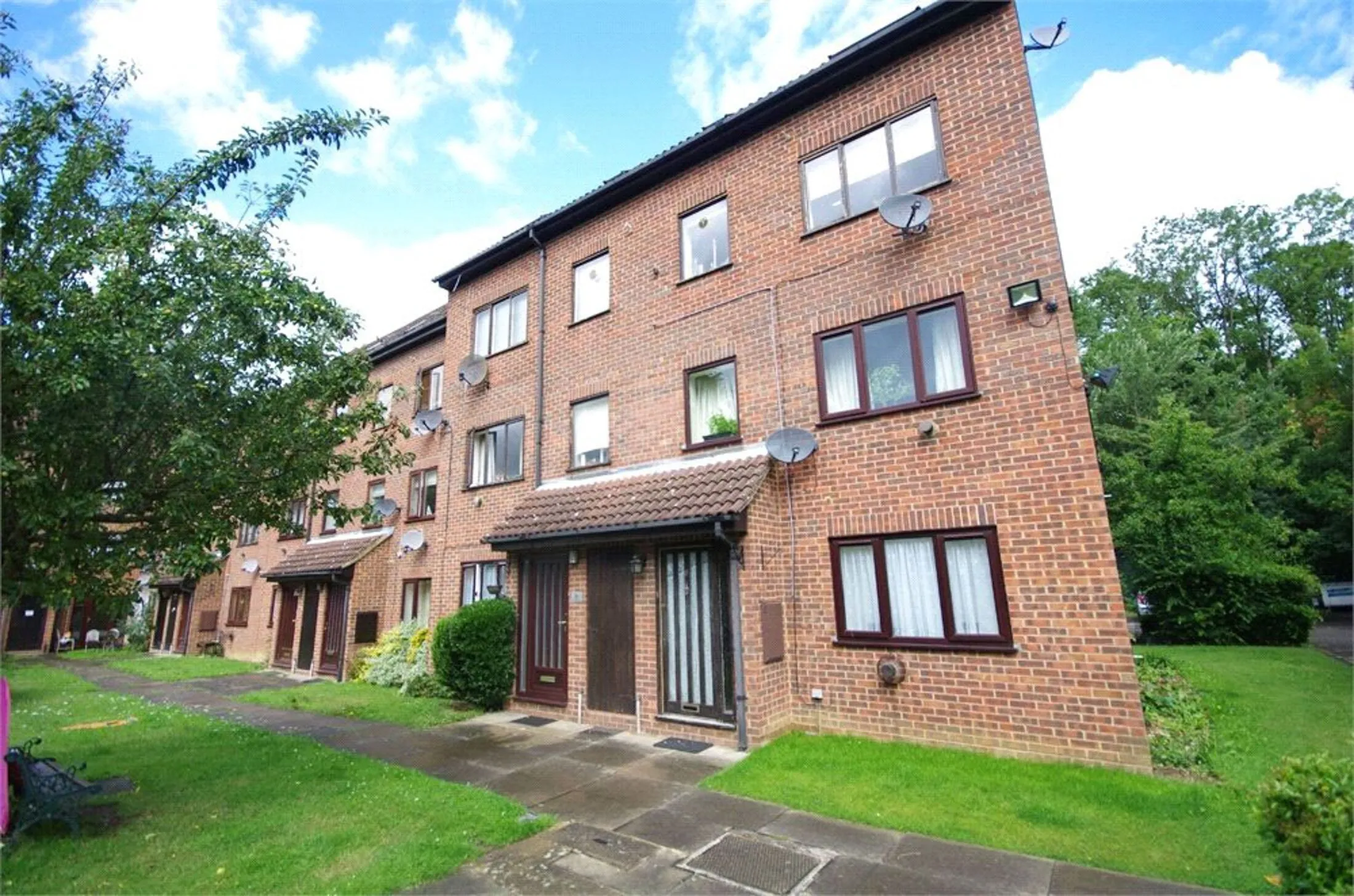 Flat Sheraton Mews in Watford