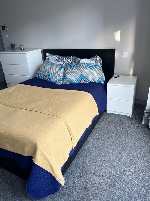 Room Layton Avenue in Mansfield Woodhouse