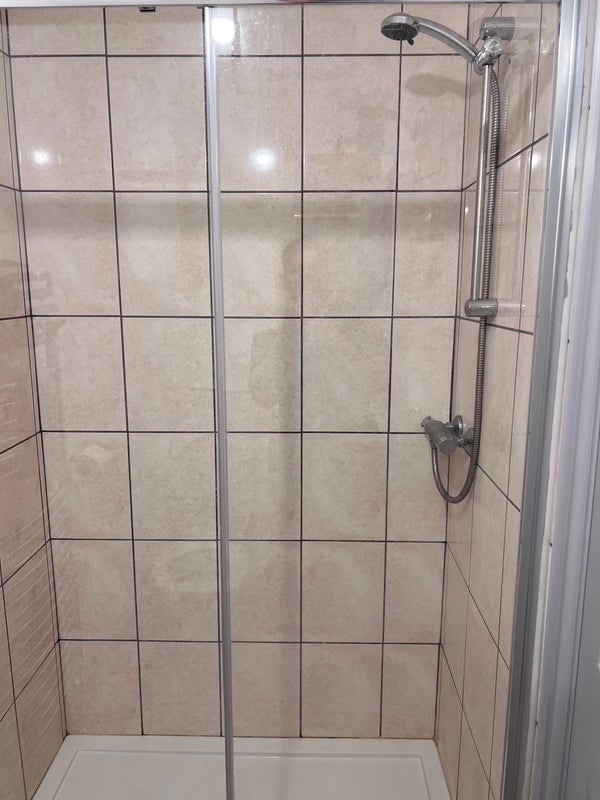 Room Layton Avenue in Mansfield Woodhouse