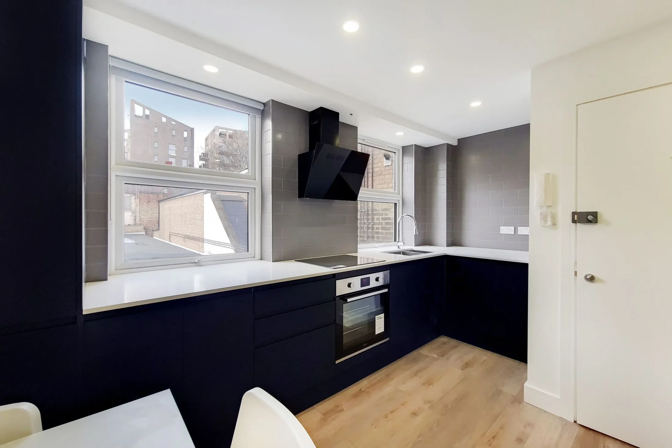 Flat Camberwell Road in Greater London