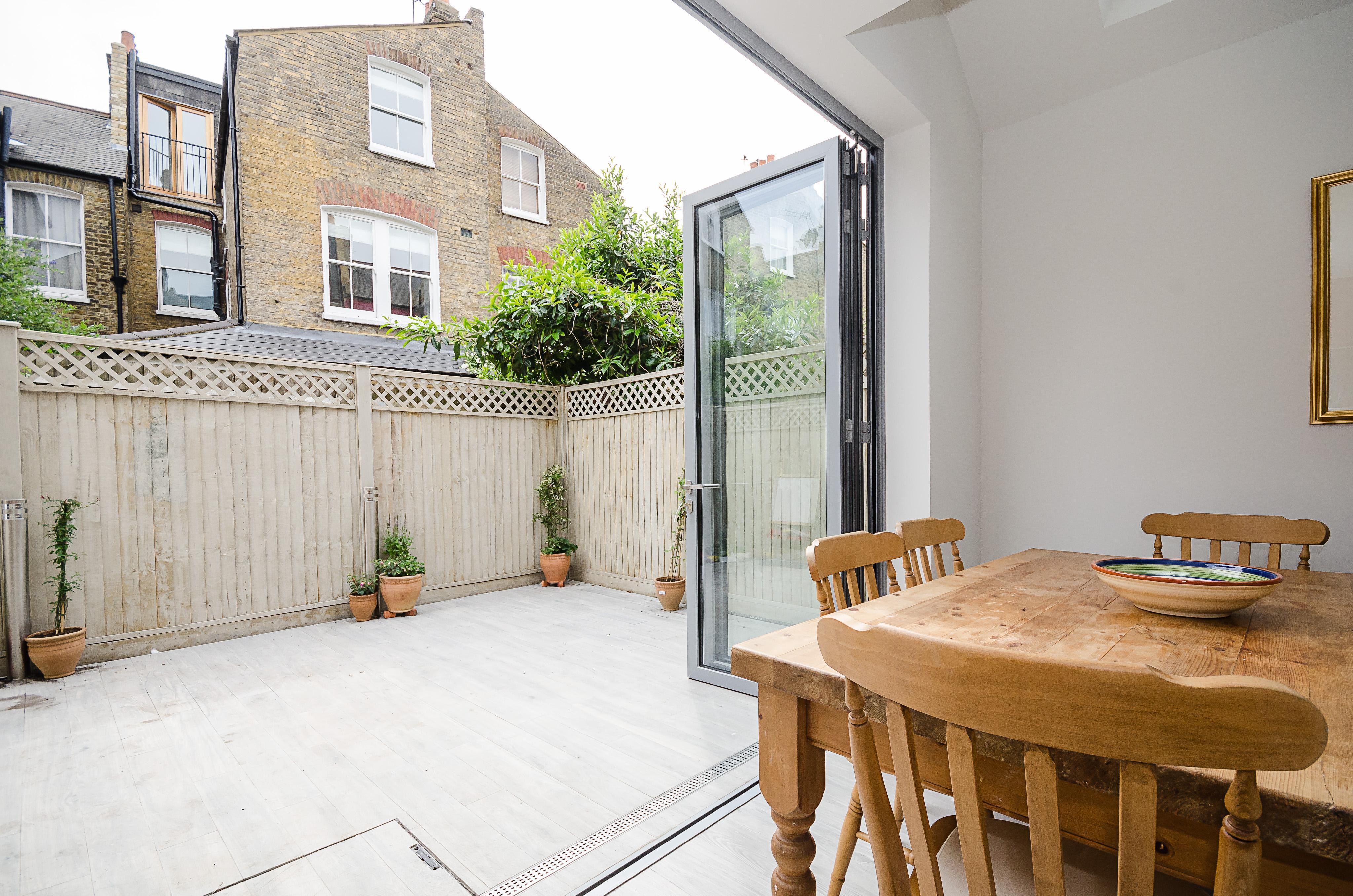 House Tregarvon Road in Greater London