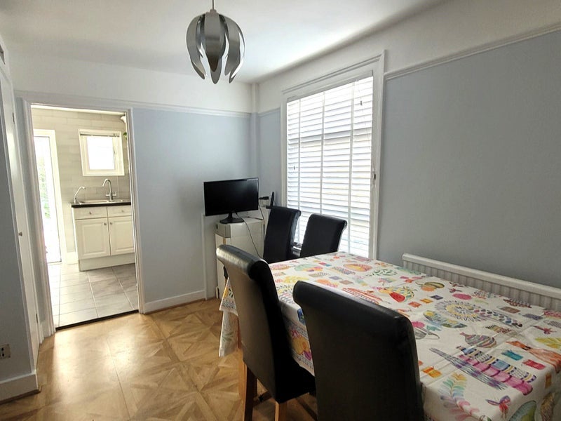 Room Malpas Road in Greater London