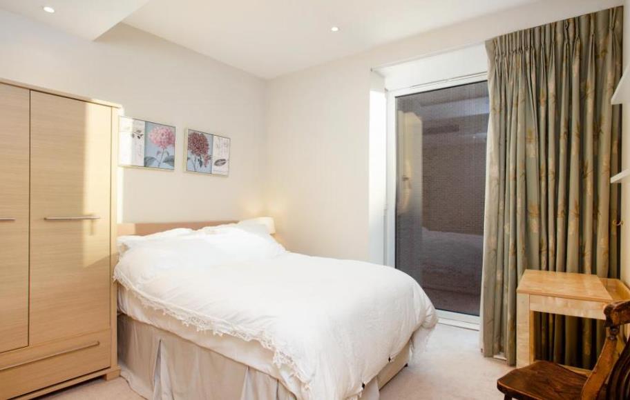 Flat Southwick Street in City of Westminster