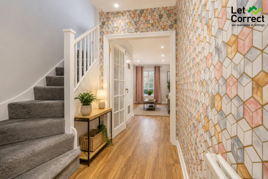 Flat Lantern Walk in Maidenhead