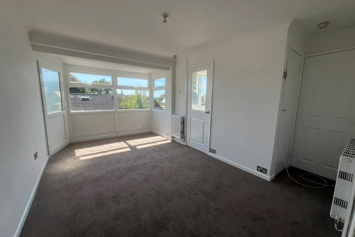 Flat Uppercliff Close in Penarth