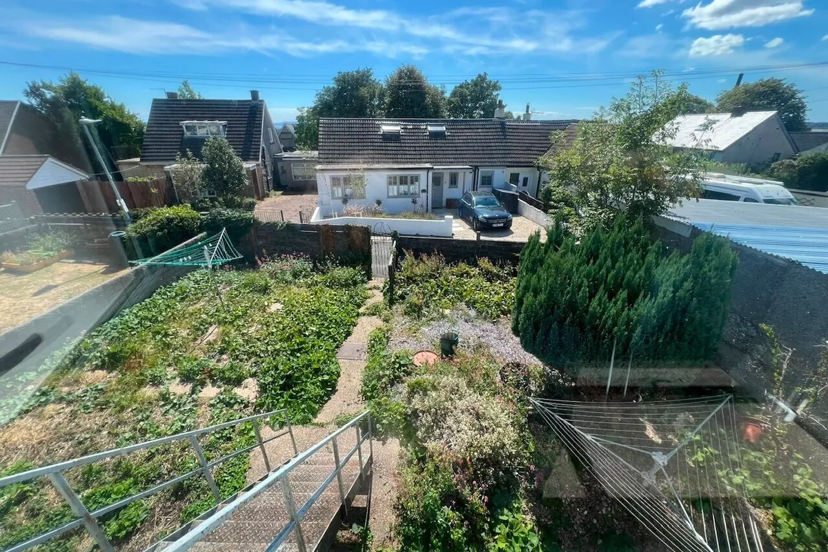 Flat Uppercliff Close in Penarth