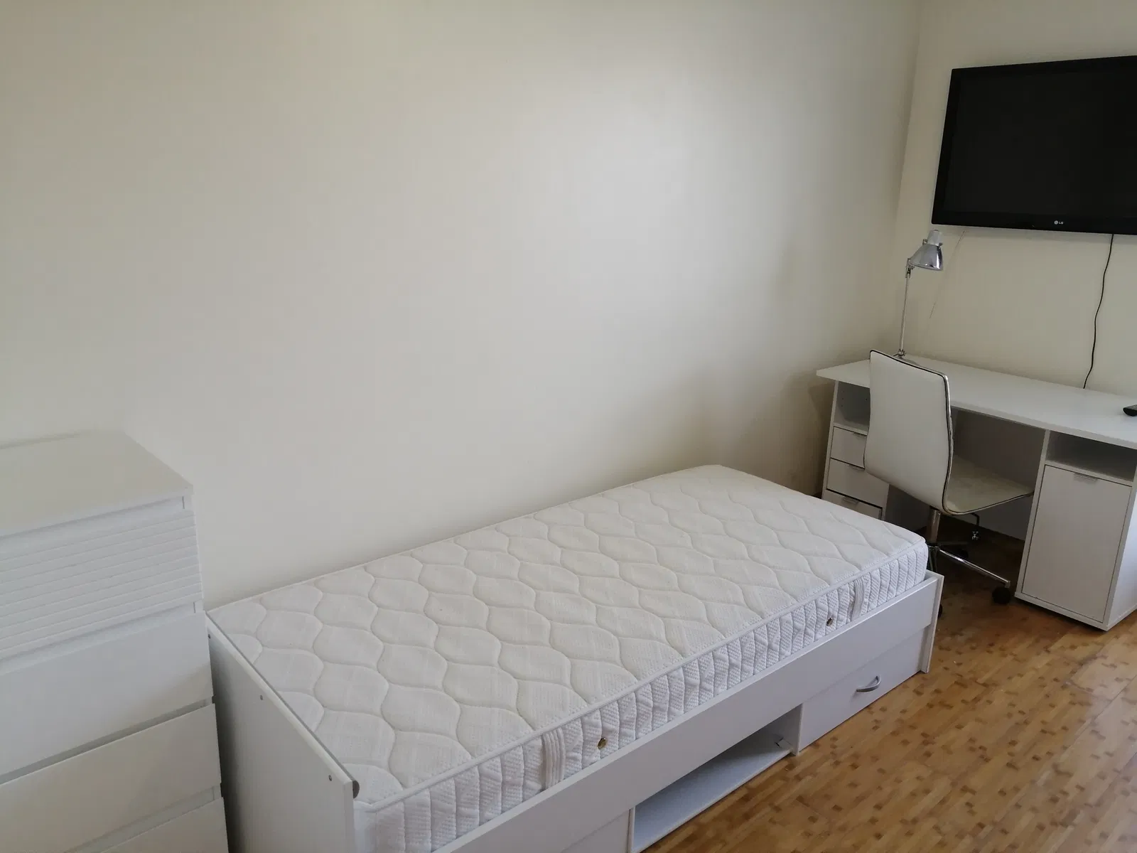 Room Rue des Bleuets in Montigny-le-Bretonneux