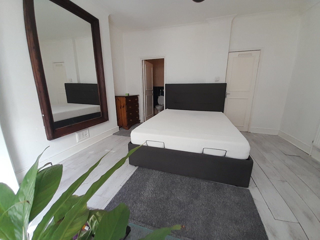 Room Dalston Lane in Greater London