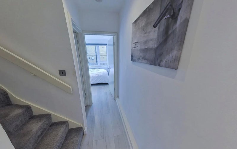 Room Shuttleworth Road in Greater London