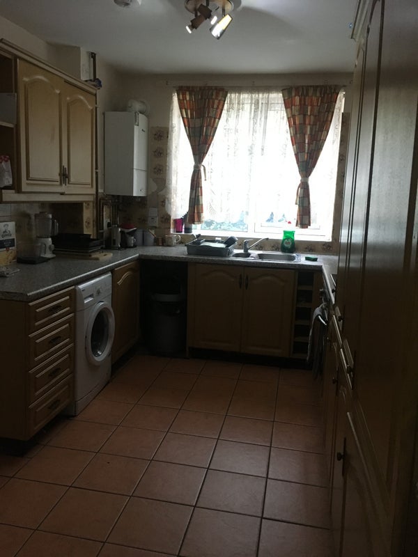Room Robert Lowe Close in Greater London
