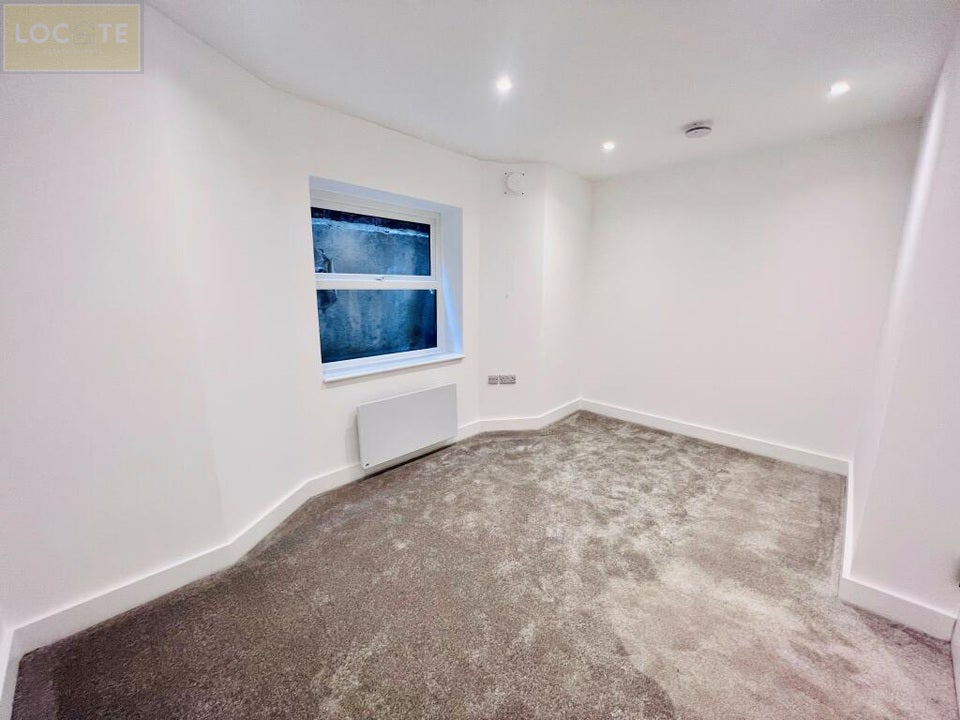 Flat Crofts Bank Road in Trafford