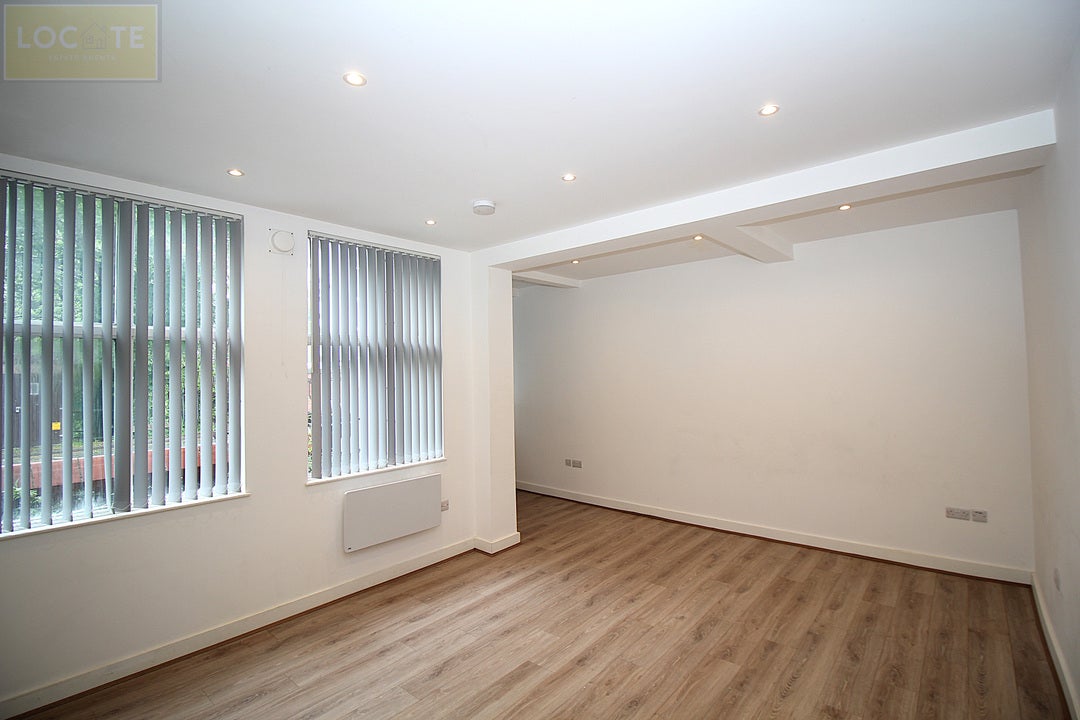 Flat Crofts Bank Road in Trafford