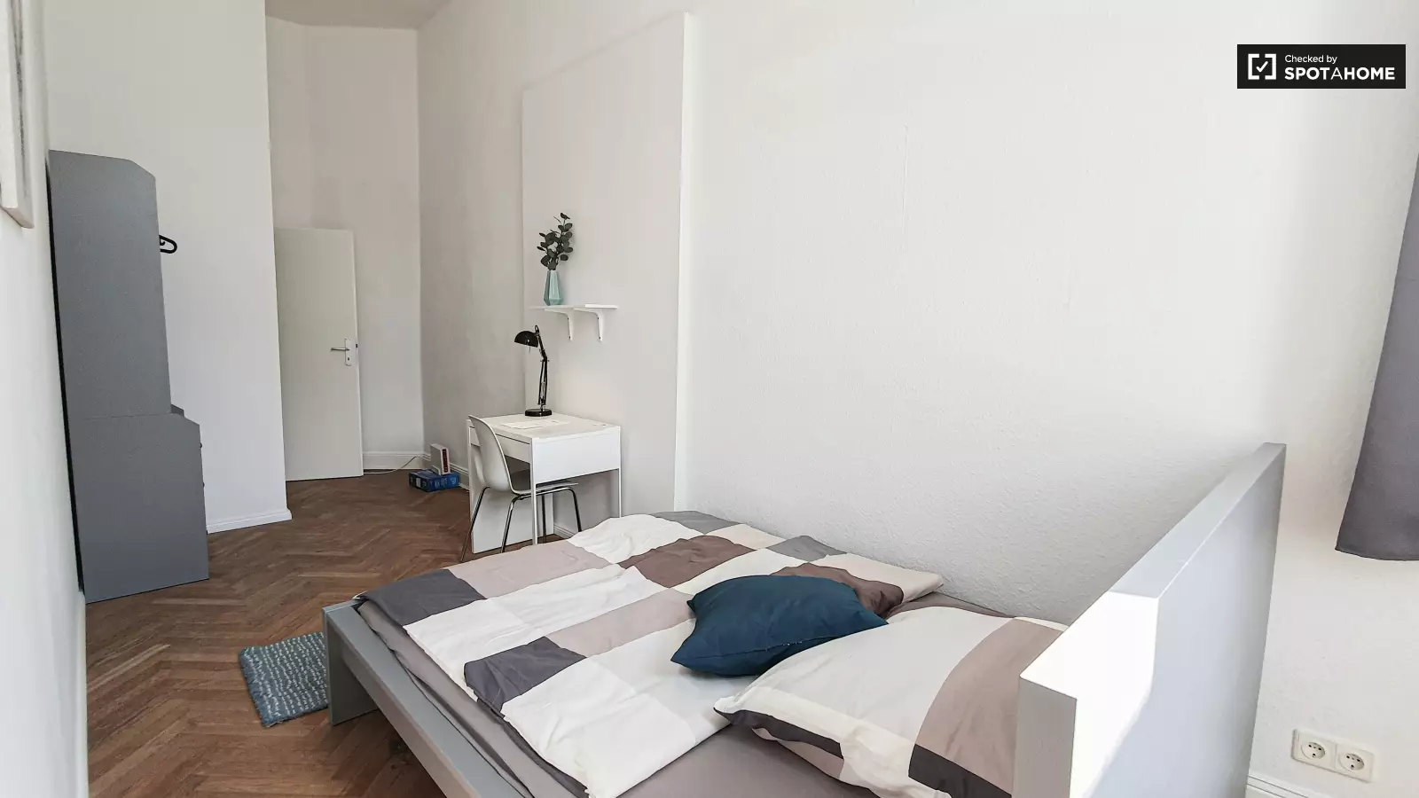 Zimmer Deutsche Straße in Berlin