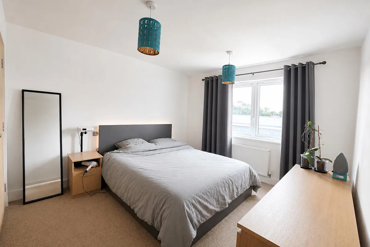 Flat Clapham Road in Greater London