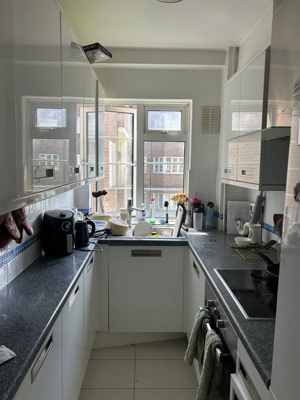 Room Chiswick Village in Greater London