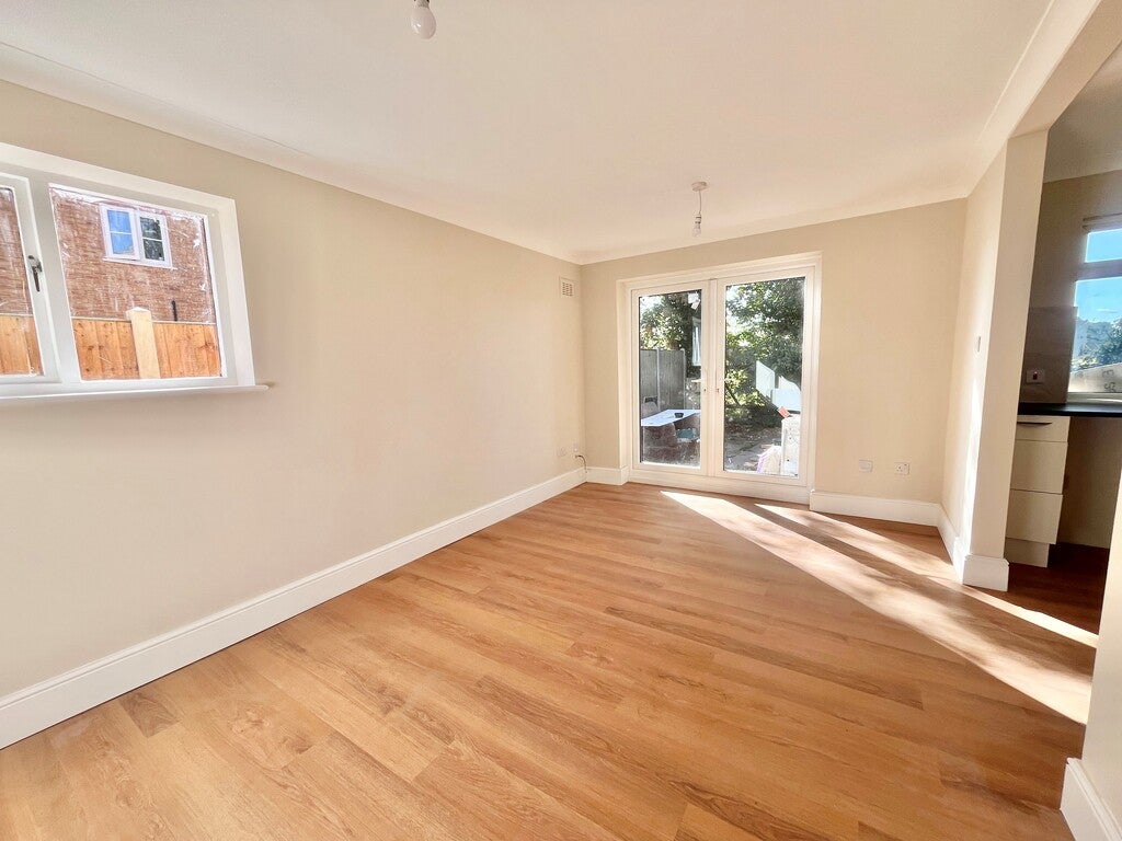 Flat Blandford Close in Greater London