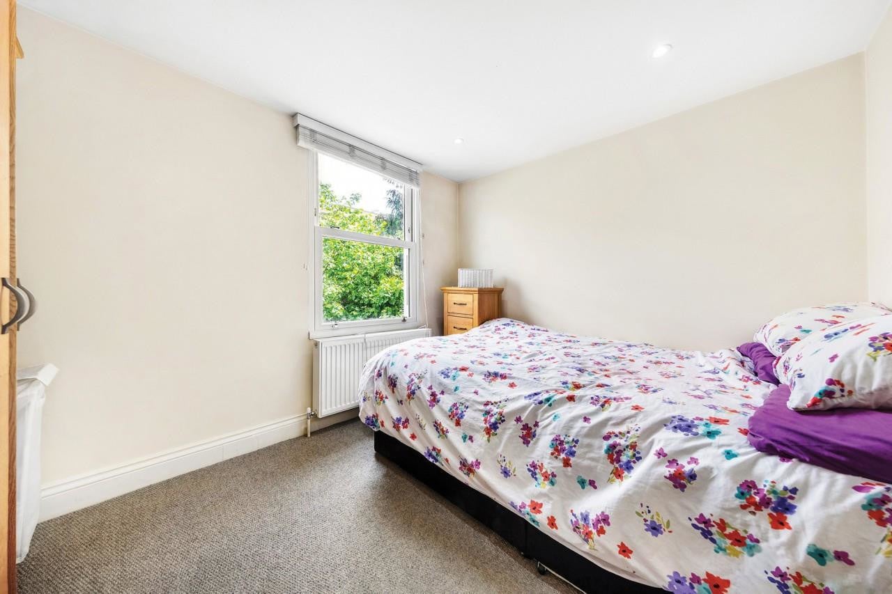 Flat Ashmere Grove in Greater London
